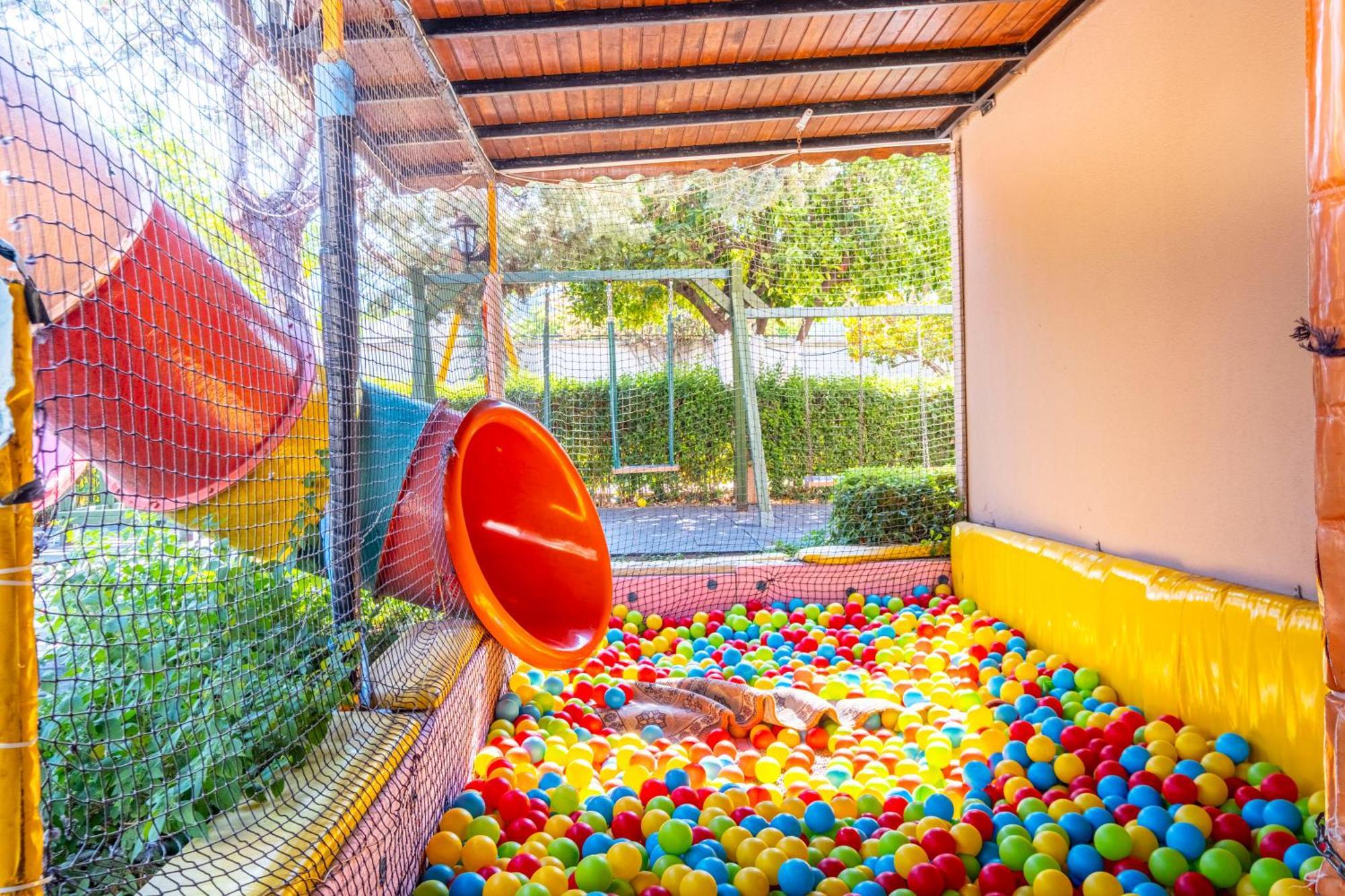 Viking Garden Hotel 凯梅尔 外观 照片